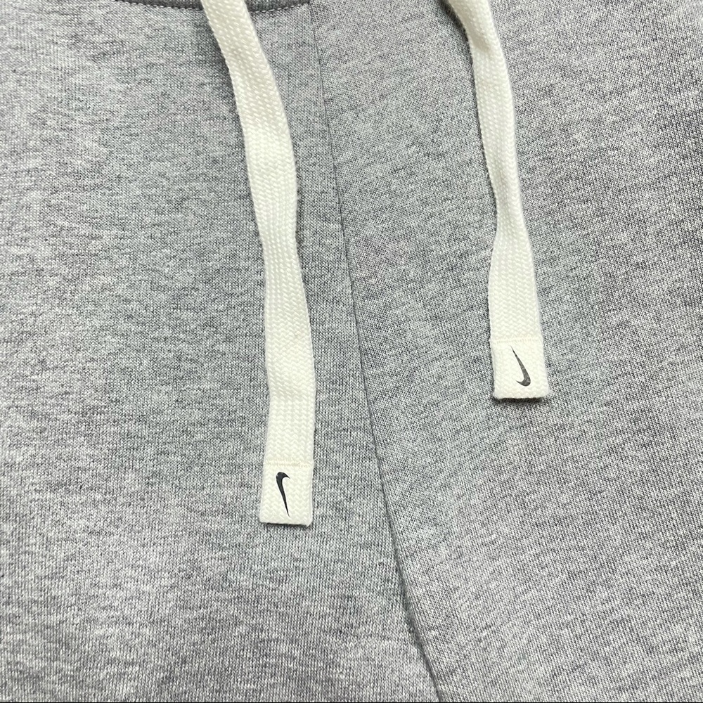Women’s Nike Sweatpants - Picture 4 of 9